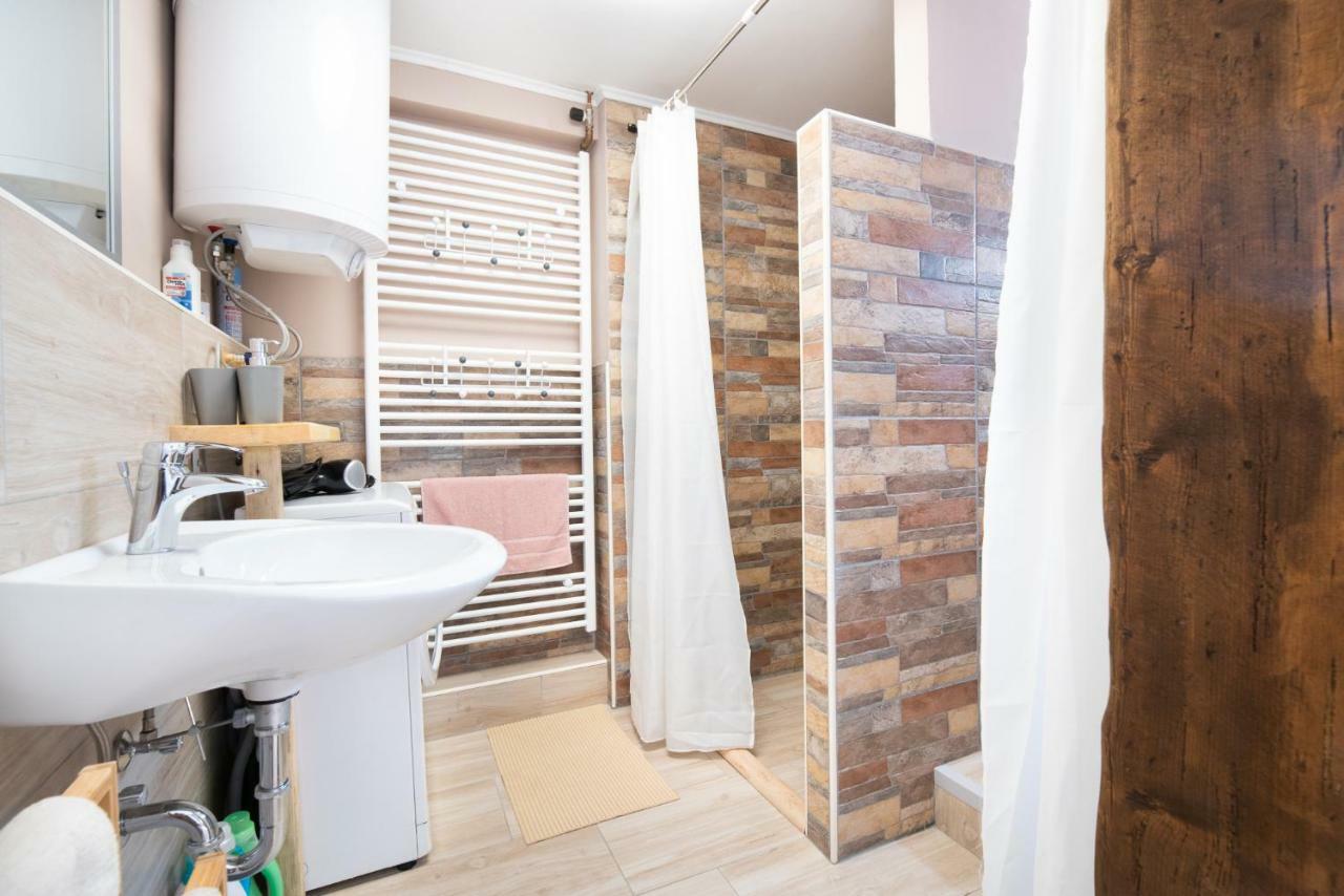 Zirovnica Guest House Pr' Cut מראה חיצוני תמונה